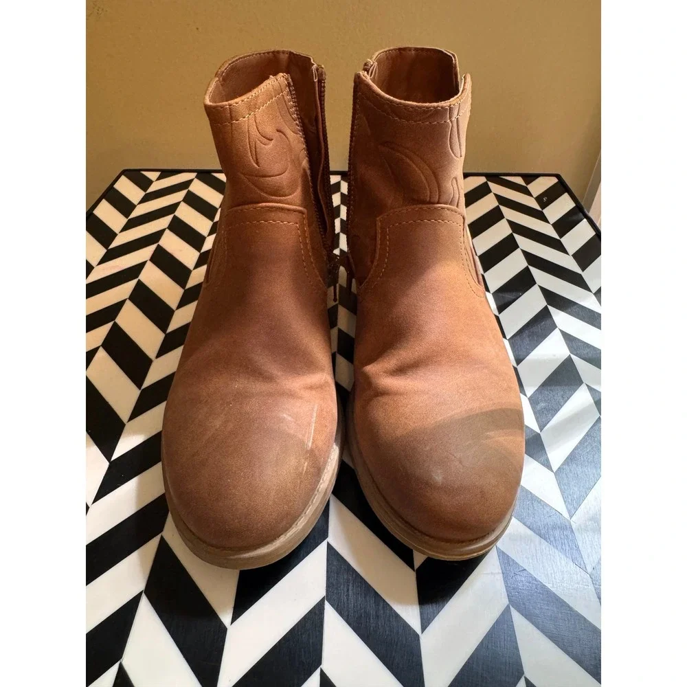 Jessica Cline Darlin‎ Tan Faux Suede Western Ankle Boots Kids Size 13M 248328